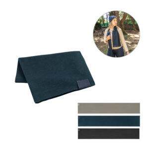 SERENITY. Šal od recikliranog poliestera (100% rPET) sa prošivenim detaljem za personalizaciju